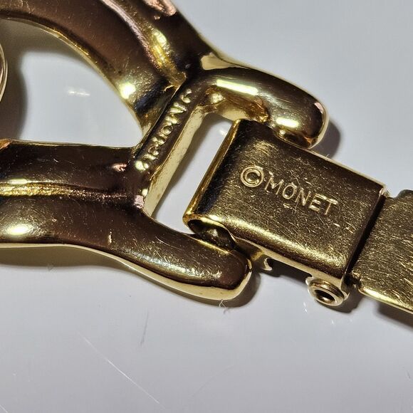 **Sale** VTG Monet Chain Bracelet Gold Tone Curb Link Classy Bold Statement 7.5" - Picture 7 of 16